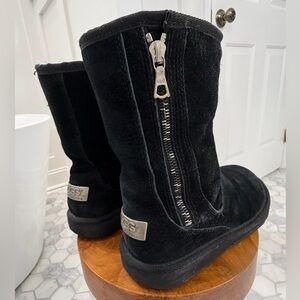 UGG Knightsbridge Sheepskin Boots – Black – Size 6 – Back Zip